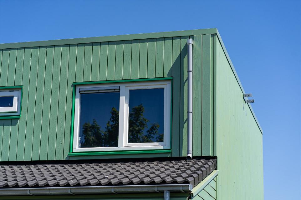 Industrieel gecoate thermisch gemodificeerd naaldhout mintgroen grootschalig project Finti